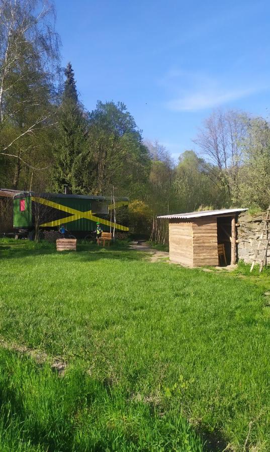 Villa Maringotka Na Jamajce Šternberk Esterno foto