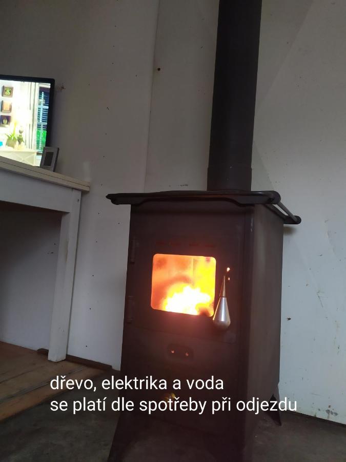 Villa Maringotka Na Jamajce Šternberk Esterno foto